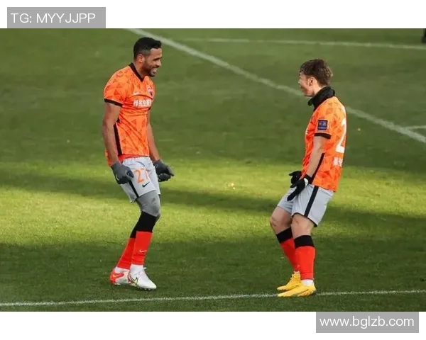 深圳篮球队配合问题引发热议球迷与专家各执己见分析争议原因