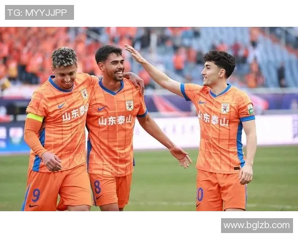 新疆维族足球明星的崛起与影响力探索 新疆维族足球明星的崛起与影响力探索