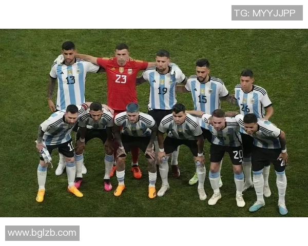 昔日足球巨星的现状与生活状态揭秘,看看他们如今的风采与变化 昔日足球巨星的现状与生活状态揭秘,看看他们如今的风采与变化